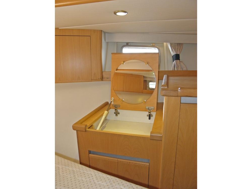 Fore ship, Accommodation